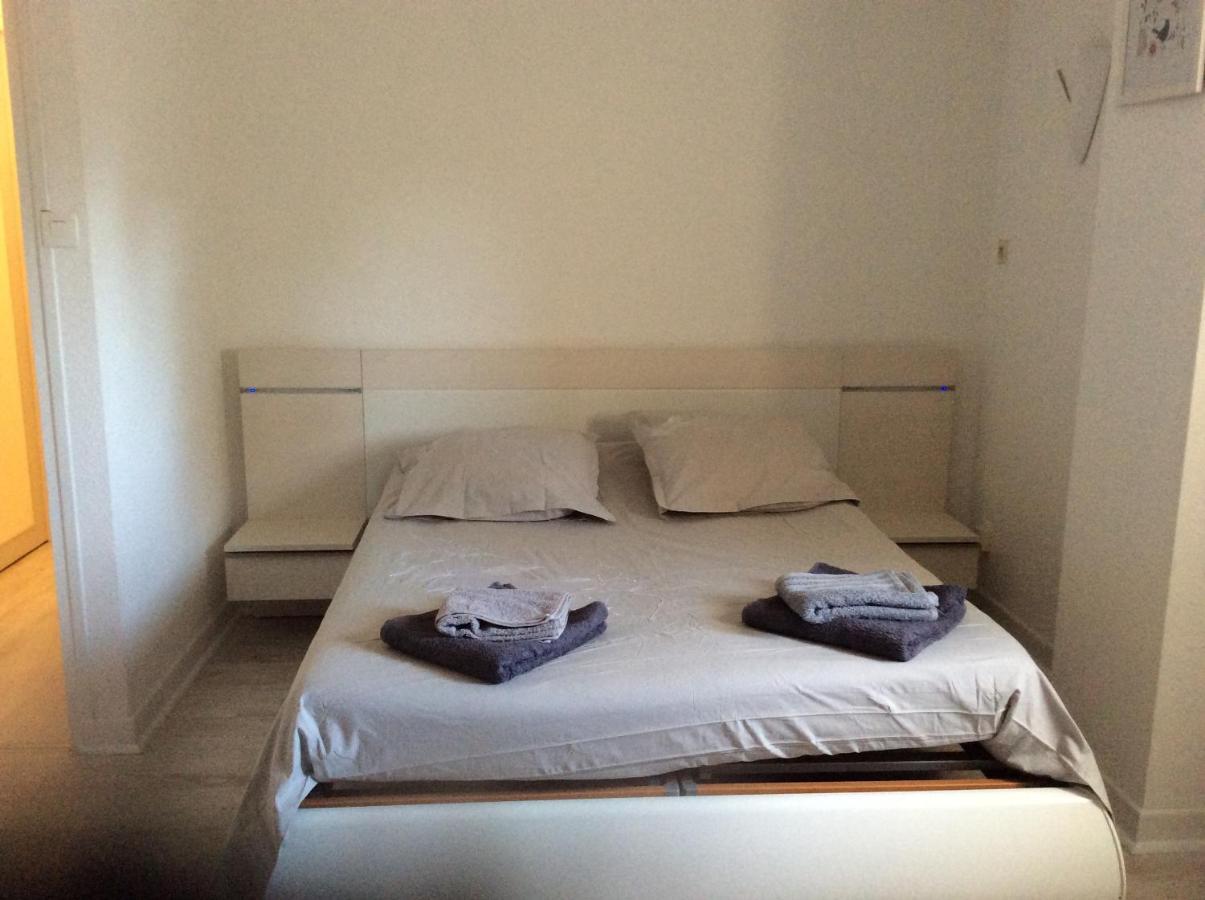 Gites Et Chambres D'Hotes Les Roses The 奥特里韦 外观 照片